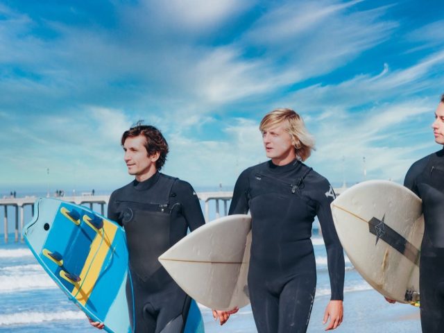 Où acheter une combinaison de surf à Plomeur / Pointe de la