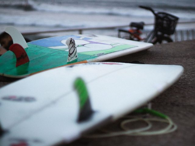 Choisir un spot de surf familial sur la côte Atlantique